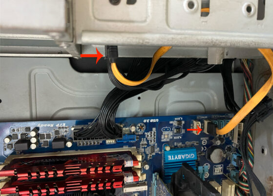 Sửa Lỗi Màn Hình Xanh INACCESSIBLE BOOT DEVICE 9 Kiểm Tra Ổ Cứng Và Cáp SATA