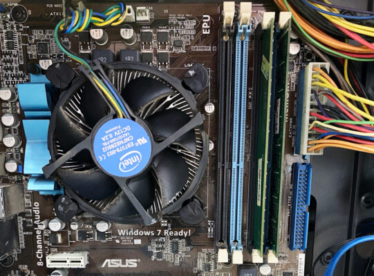 Sửa Lỗi Màn Hình Xanh Stop Code SYSTEM SERVICE EXCEPTION 8 Kiểm Tra Và Thay RAM Nếu Cần