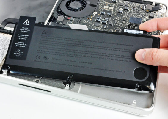 Cách Reset SMC Và PRAM Trên MacBook - Khi Nào Nên Reset SMC Và PRAM? 3 MacBook Có Pin Tháo Rời