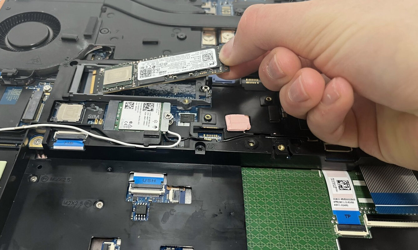 Dịch Vụ Nâng Cấp SSD Laptop DELL Tại HCM 3 Dịch Vụ Nâng Cấp SSD Cho Tất Cả Dòng Laptop Dell