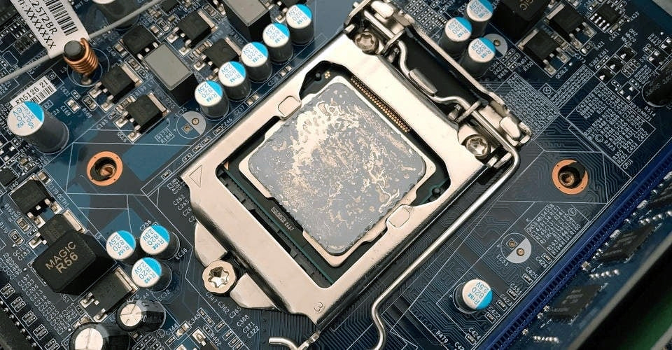 Làm Gì Khi Máy Tính Báo CPU Over Temperature Error Khi Khởi Động? 2 Nguyên Nhân Máy Tính Báo CPU Over Temperature Error