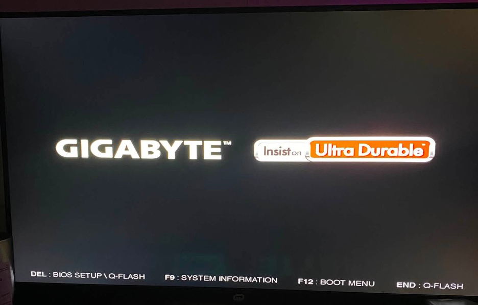 Tính Năng Q-Flash Trên Mainboard GIGABYTE